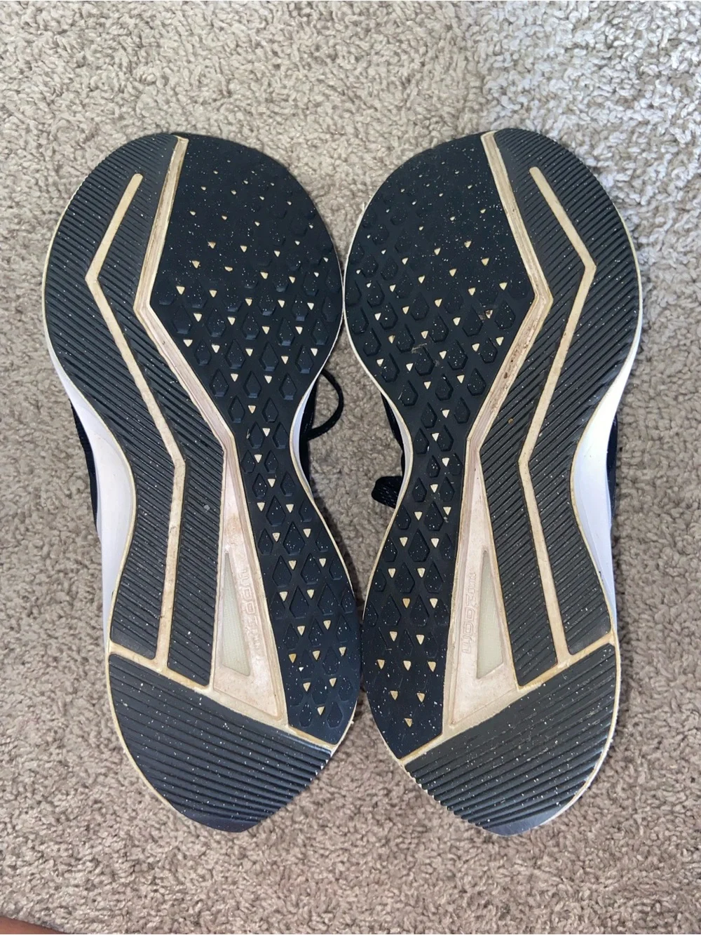 W7.5 Nike Zoom Running Shoes